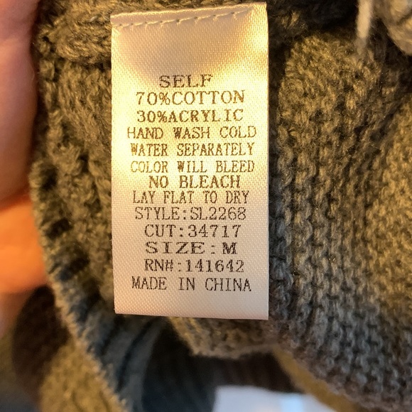 SHE+SKY Sweater - Picture 5 of 5